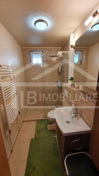 Apartament cu 3 camere semidecomandat în Tudor