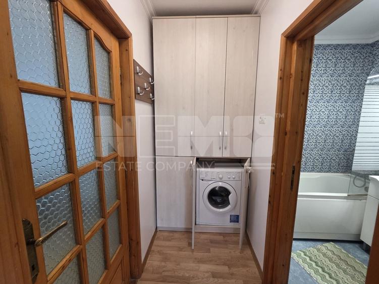 Apartament cu 2 camere semidecomandat, mobilat în Central