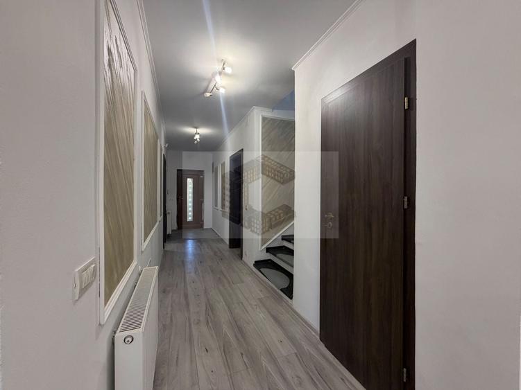 Duplex cu 5 camere cu Canalizare în Dumbrăvița