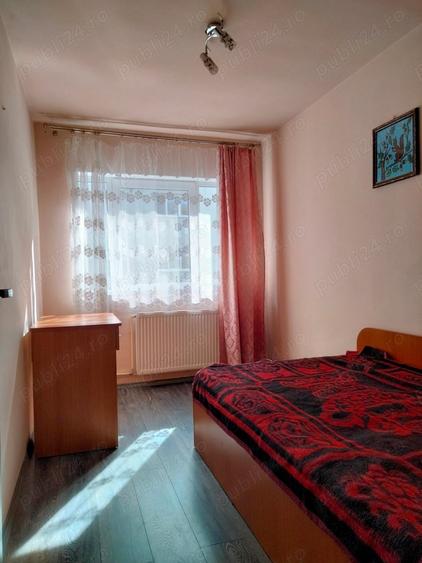 Apartament cu 3 camere semidecomandat în Central