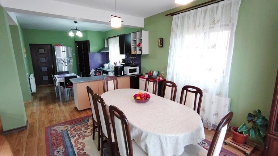 Casă individuală cu 4 camere cu Canalizare în Iris