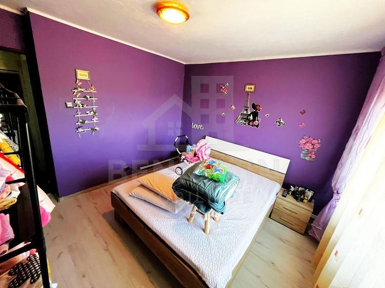 Apartament cu 3 camere semidecomandat, mobilat în 1 Mai