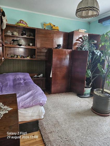 Casă cu 6 camere cu Teren 400 Mp în Central