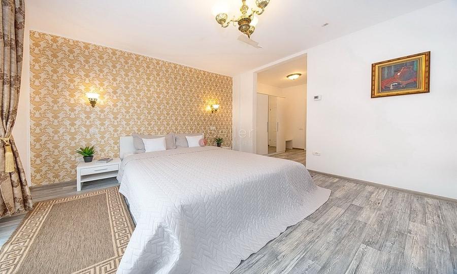 Casă individuală cu 12 camere cu Piscina în Crizbav