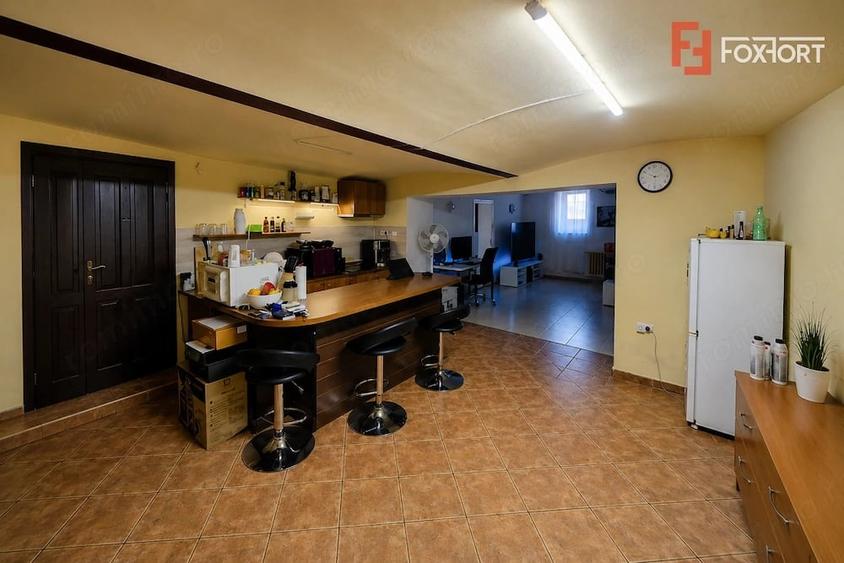 Apartament cu 3 camere semidecomandat în P-ța Maria