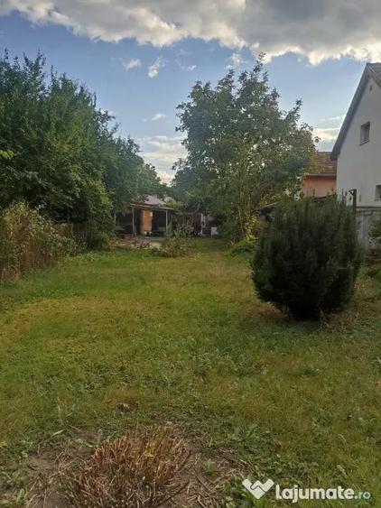 Casă cu 2 camere cu Teren 625 Mp în Central