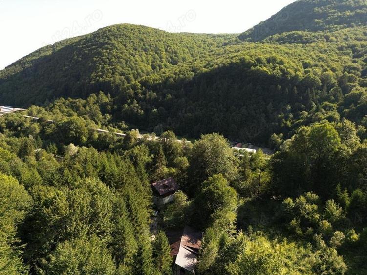 Casă cu 4 camere cu Teren 300 Mp în Moroeni