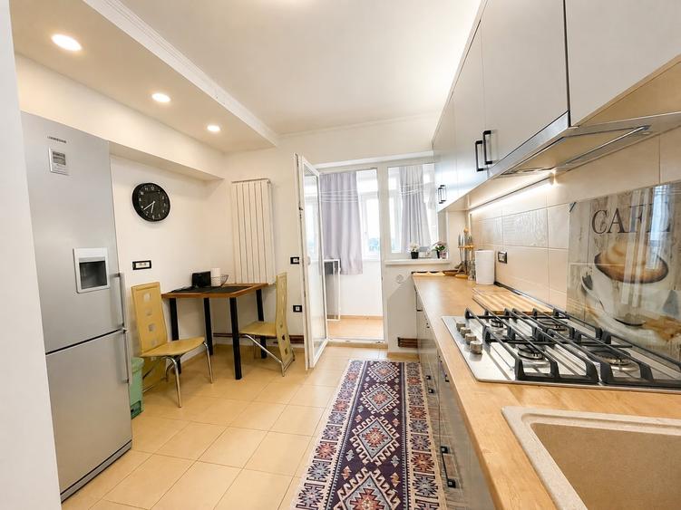Apartament cu 2 camere decomandat, mobilat în Casa de Cultură
