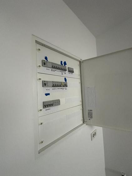 Casă individuală cu 5 camere cu Canalizare în Dumbrăvița