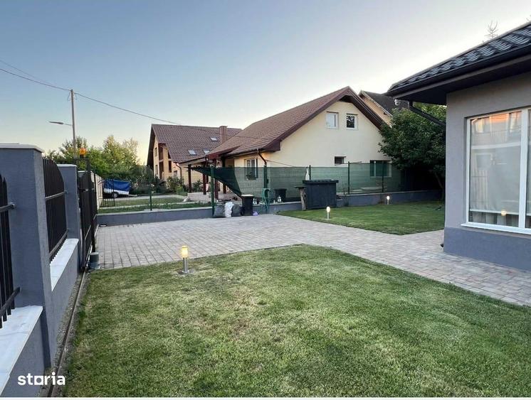 Casă cu 4 camere cu Teren 450 Mp în Central