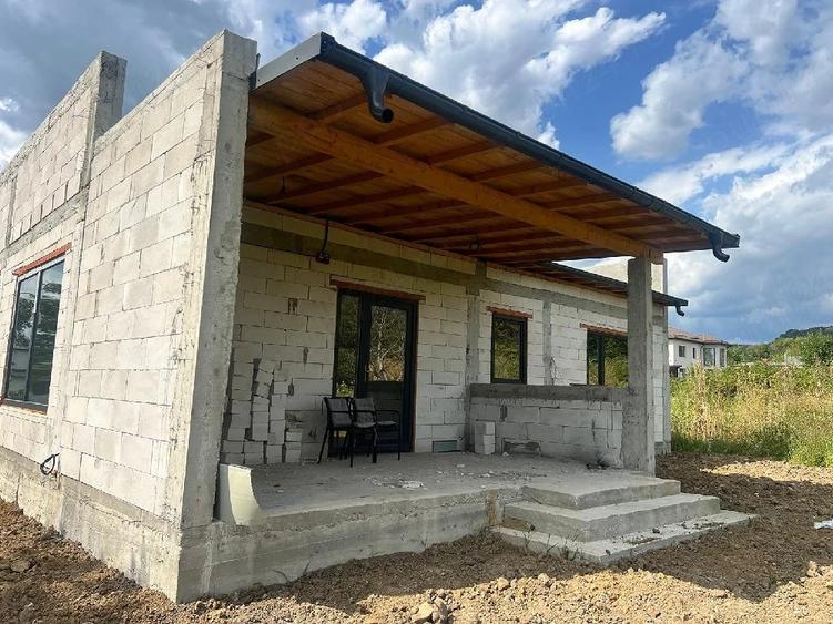 Casă cu Teren 540 Mp în Viforâta