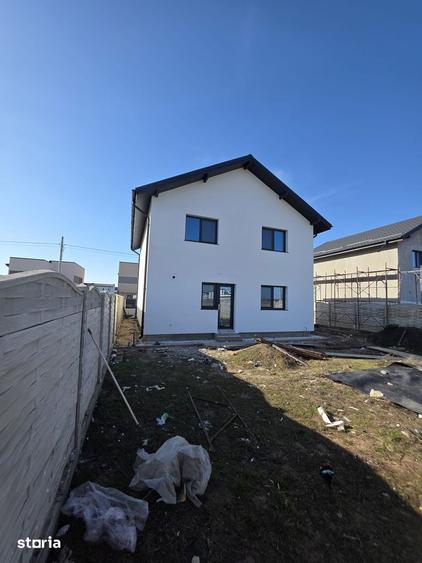 Casă cu 3 camere cu Teren 400 Mp în Calea București