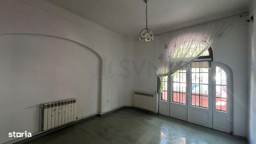 Casă cu 4 camere în Timpuri Noi