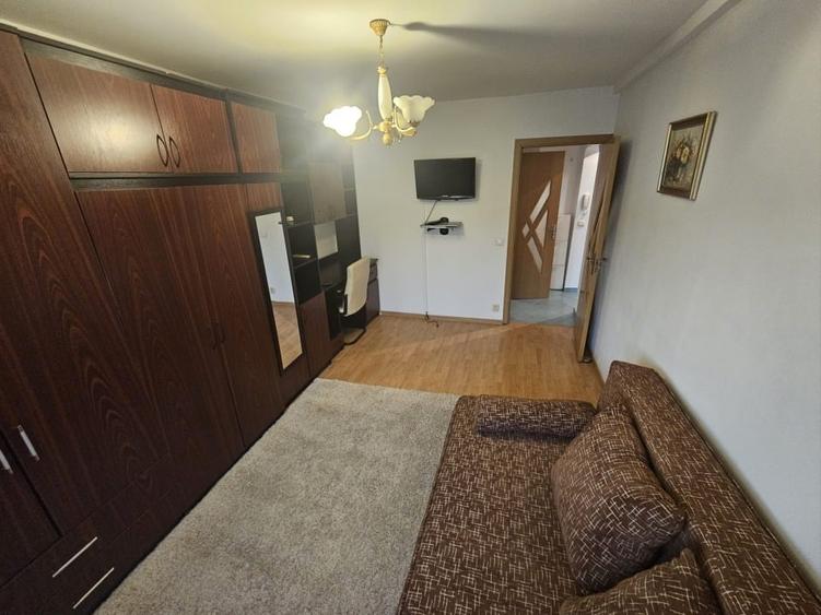 Garsonieră decomandată, mobilată în Tei