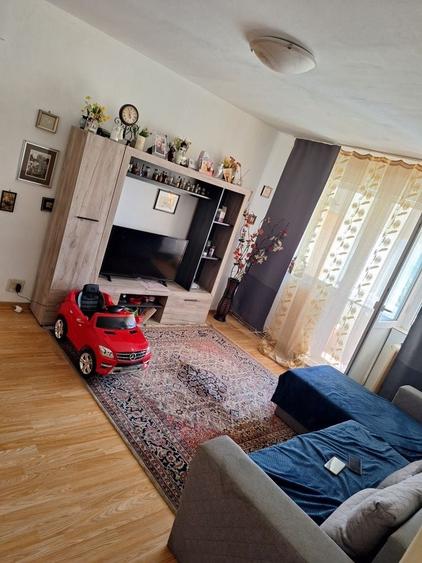 Apartament cu 3 camere decomandat în Central — fotografia 3
