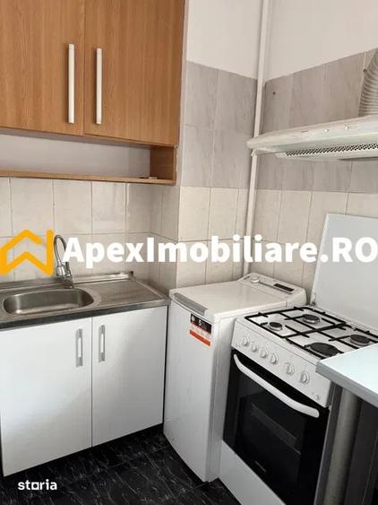 Garsonieră decomandată în Gara de Nord