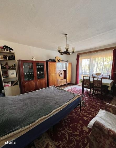 Apartament cu 3 camere decomandat în Est