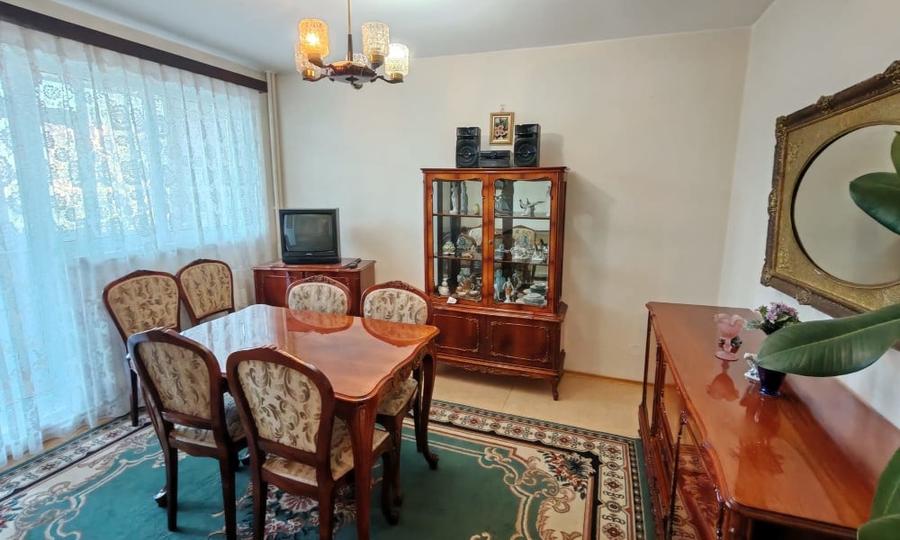 Apartament cu 3 camere decomandat în Micro 21