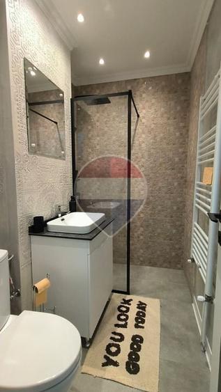 Apartament cu 3 camere decomandat, mobilat în Mazepa 1
