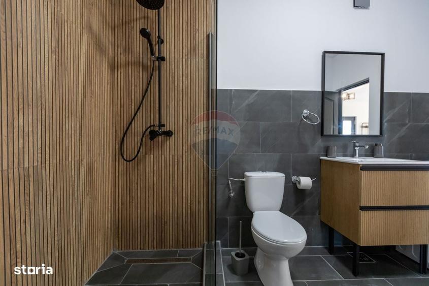 Casă cu 3 camere cu Teren 426 Mp în Central