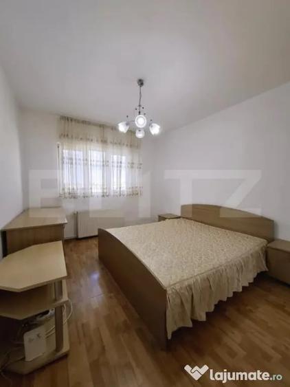 Apartament cu 3 camere decomandat în Calea București