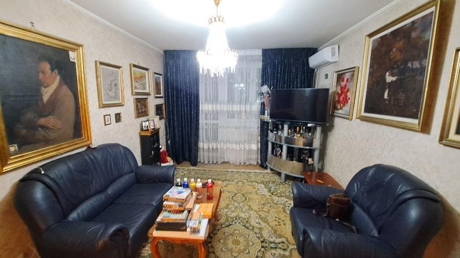 Apartament cu 4 camere semidecomandat în Lacul Tei