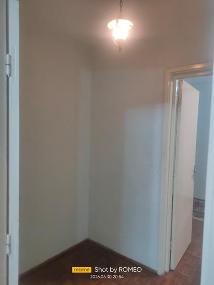 Apartament cu 2 camere semidecomandat în Letea