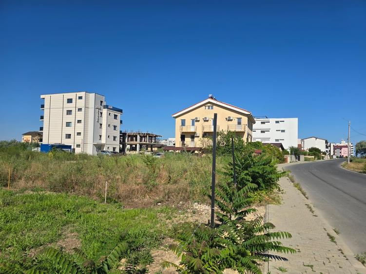 Teren Construcții intravilan de 250 mp, în Nord