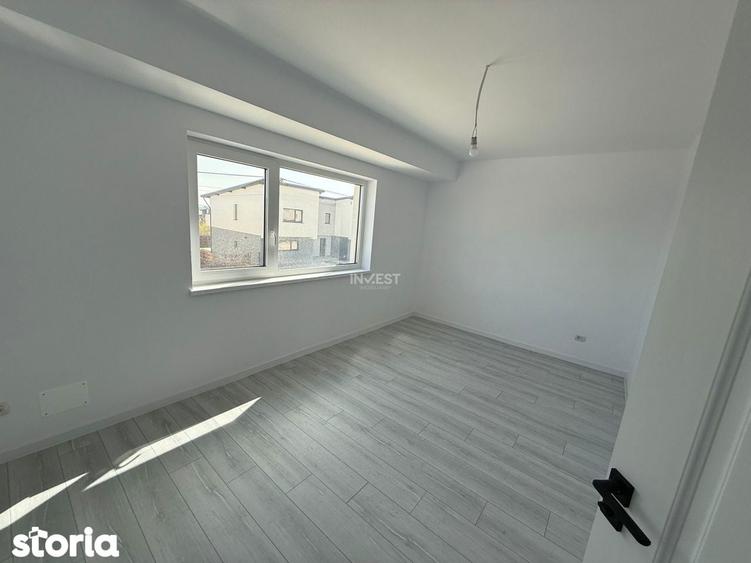 Casă cu 5 camere cu Teren 250 Mp în Valea Lupului