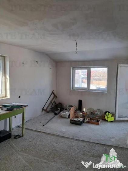 Casă cu 6 camere cu Teren 250 Mp în Dragomirești-Vale
