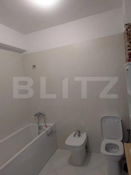 Apartament cu 4 camere semidecomandat în Filiași