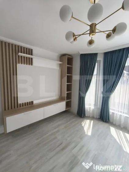 Casa Premium cu 6 camere, 238 mp utili, zona centrala, Radau - 12