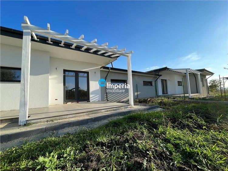 Casă individuală cu 3 camere cu Teren 400 Mp în Breazu