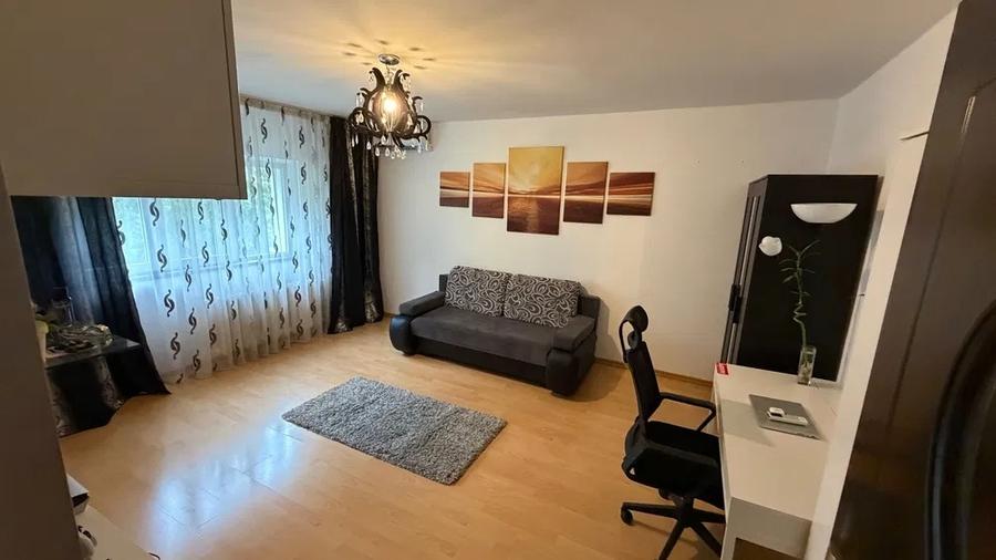 Apartament cu 3 camere decomandat în Vitan Mall