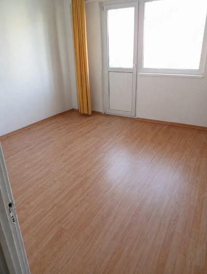 Apartament cu 3 camere decomandat, mobilat în Pantelimon