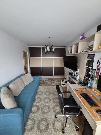 Apartament cu 2 camere, decomandat, parcare, zona Eroilor - 3