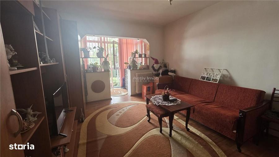 Apartament cu 2 camere semidecomandat în Rovine