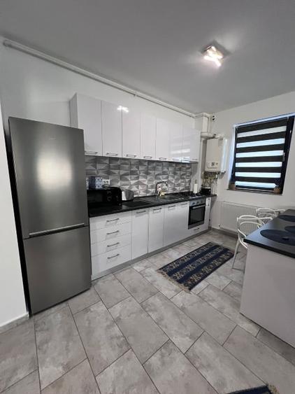 Apartament cu 2 camere semidecomandat, mobilat în Nord