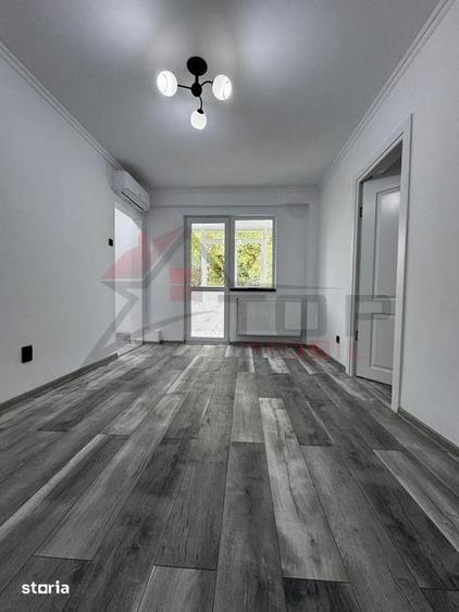 Apartament cu 3 camere semidecomandat în Tătărași