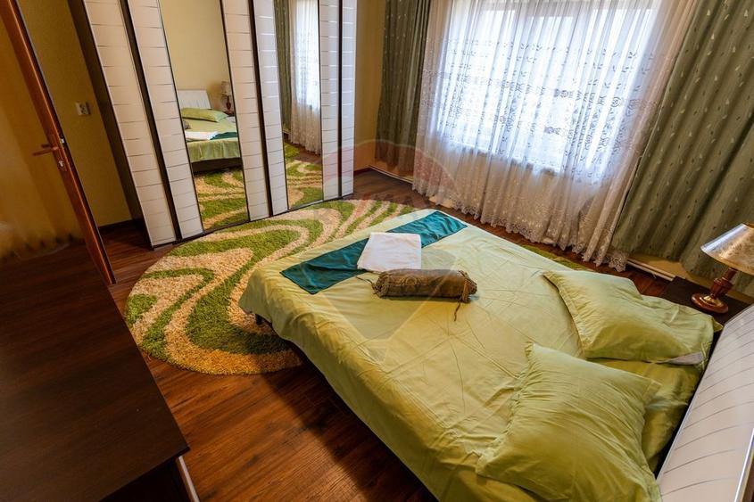 Casă individuală cu 3 camere cu Teren 2497 Mp în Central