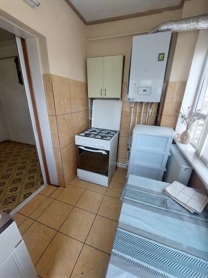 Apartament cu 2 camere decomandat în Far