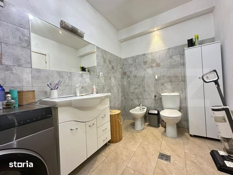 Casă cu 4 camere cu Teren 1660 Mp în Vulcan