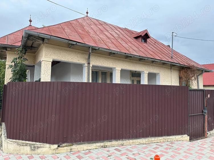 Casă cu 3 camere cu Teren 500 Mp în Central