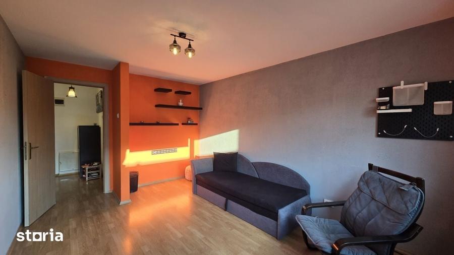 Casă cu 4 camere cu Teren 187 Mp în 1 Decembrie
