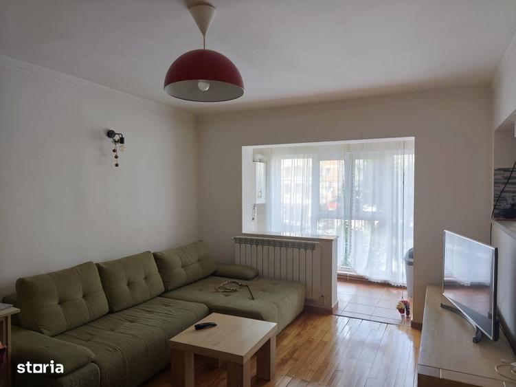 Apartament cu 2 camere decomandat în Republicii