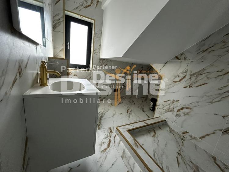 Duplex cu 4 camere cu Canalizare în Rediu