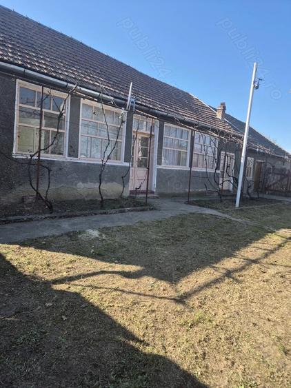 Casă cu 3 camere cu Teren 2880 Mp în Adea