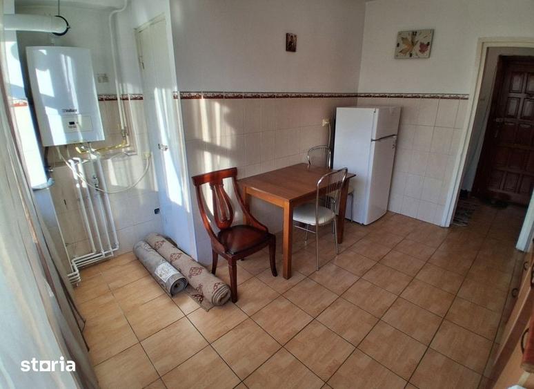 Apartament cu 3 camere decomandat în Centru Civic
