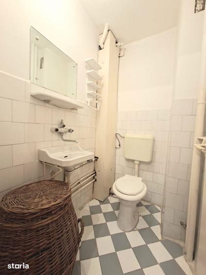 Apartament cu 4 camere semidecomandat în Central