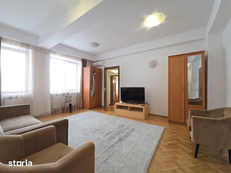 Apartament cu 3 camere, mobilat în Victoriei